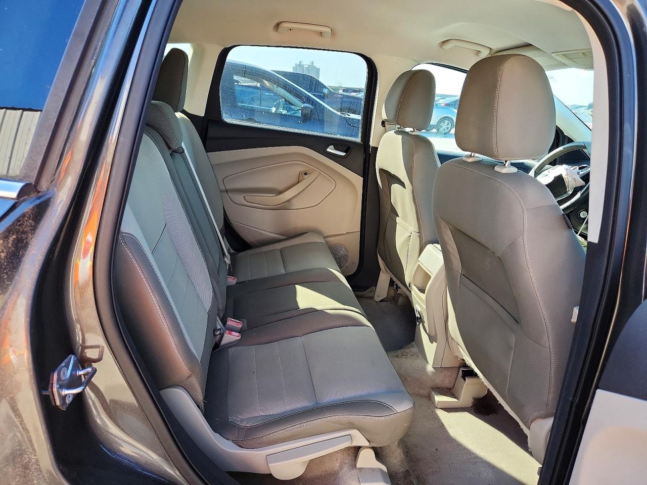 2015 FORD ESCAPE SE photo 31
