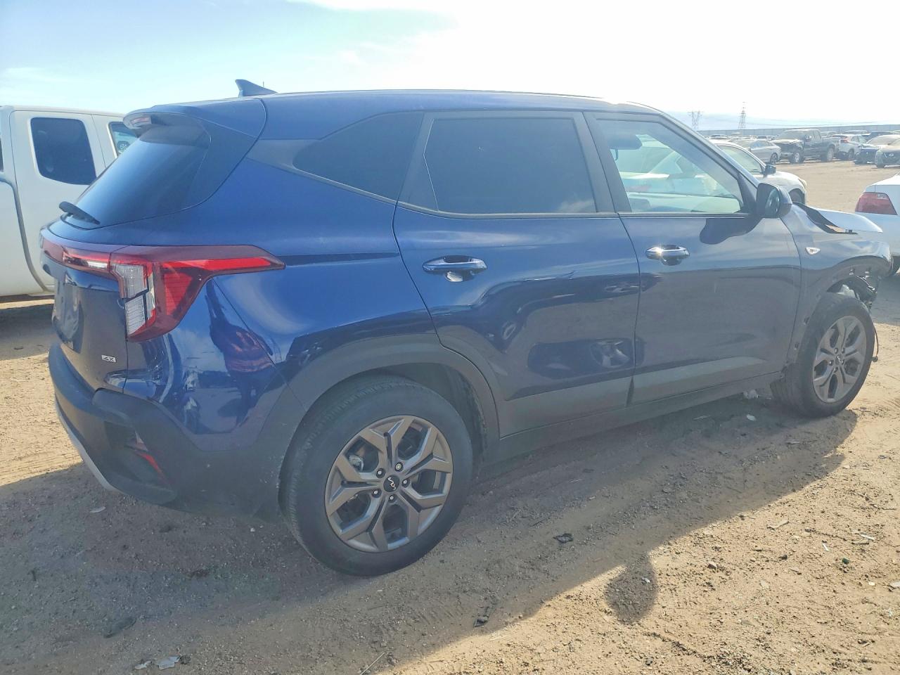 2025 KIA SELTOS LX photo 5