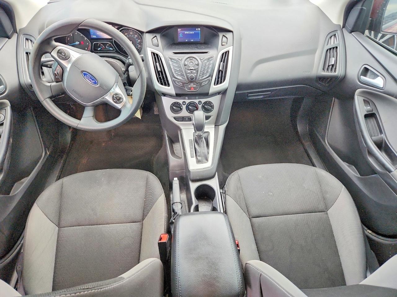 2014 FORD FOCUS SE photo 8