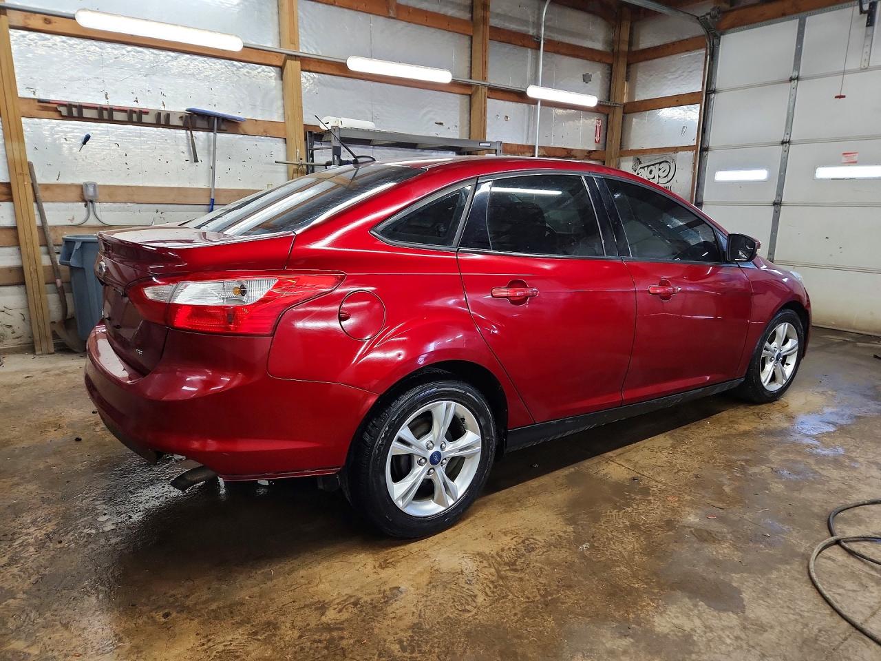 2014 FORD FOCUS SE photo 3