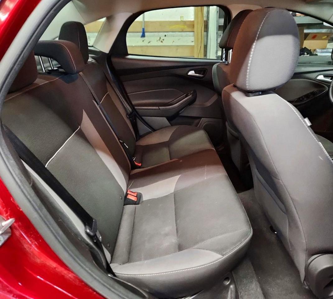 2014 FORD FOCUS SE photo 10