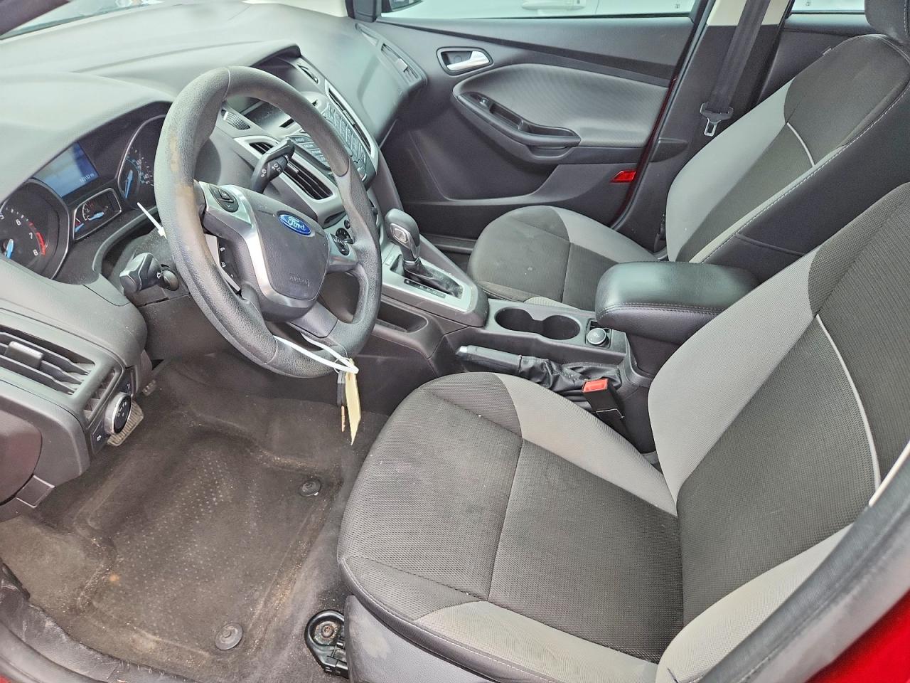 2014 FORD FOCUS SE photo 7