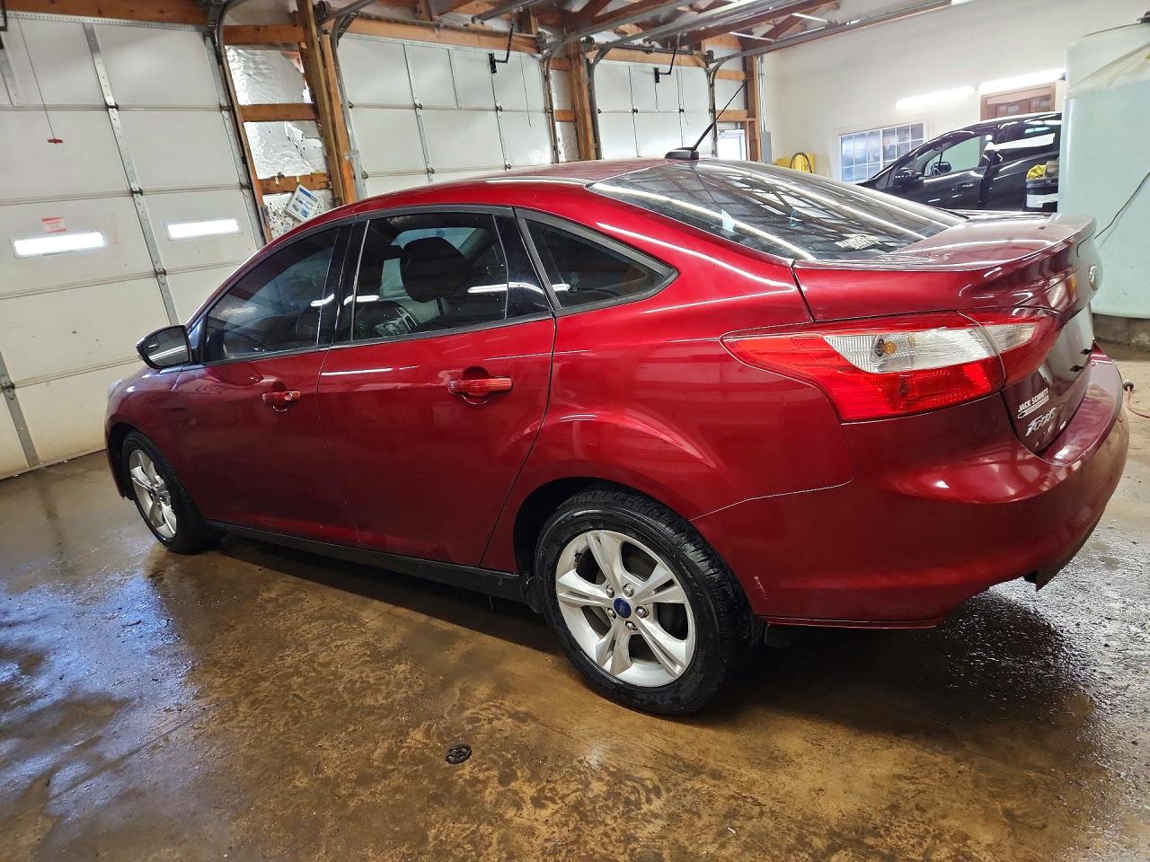 2014 FORD FOCUS SE photo 2