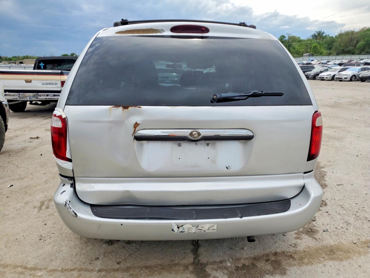 2005 CHRYSLER TOWN & COUNTRY photo 11