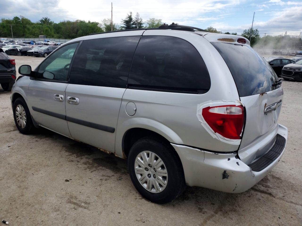 2005 CHRYSLER TOWN & COUNTRY photo 3