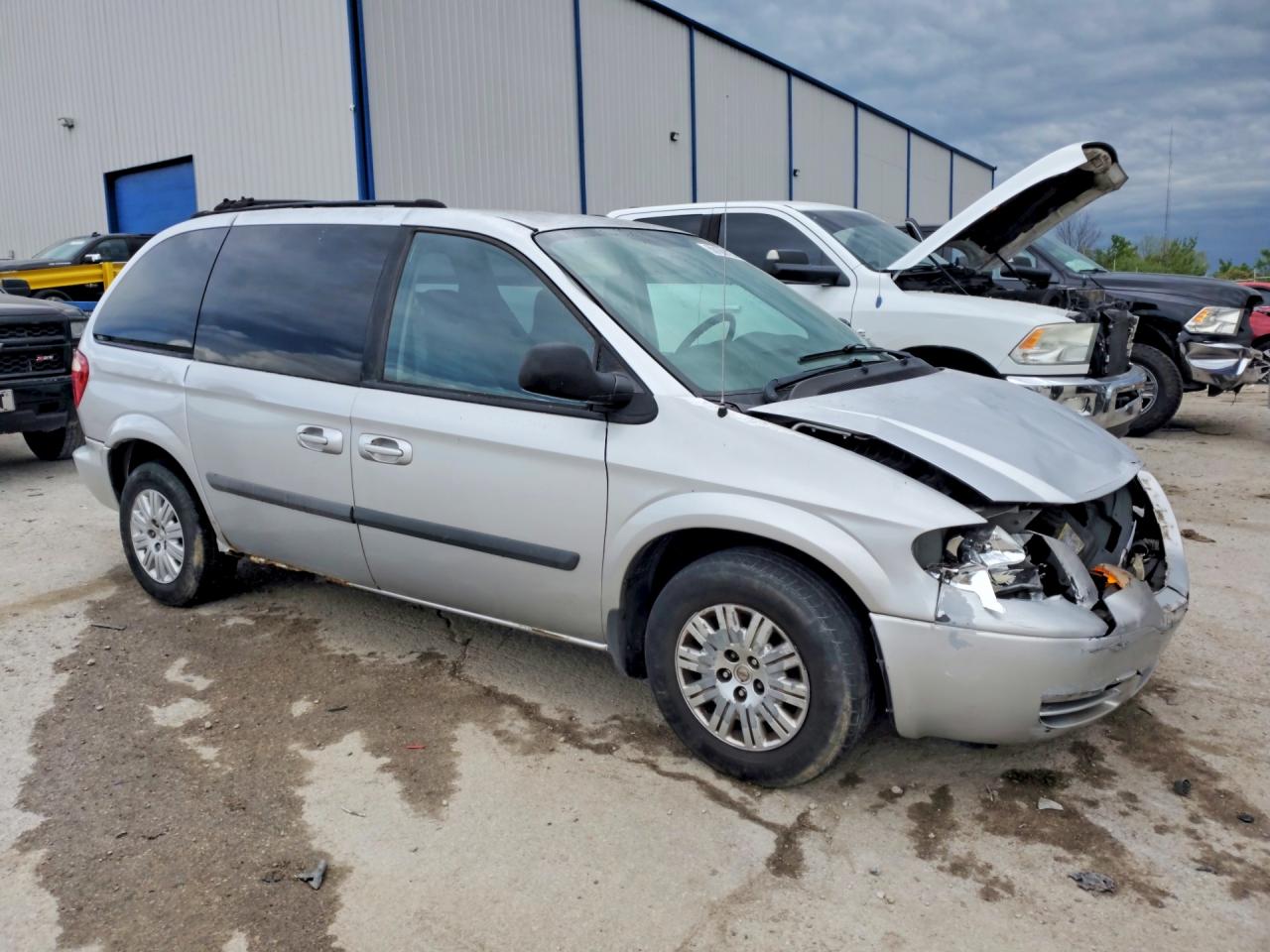 2005 CHRYSLER TOWN & COUNTRY photo 7
