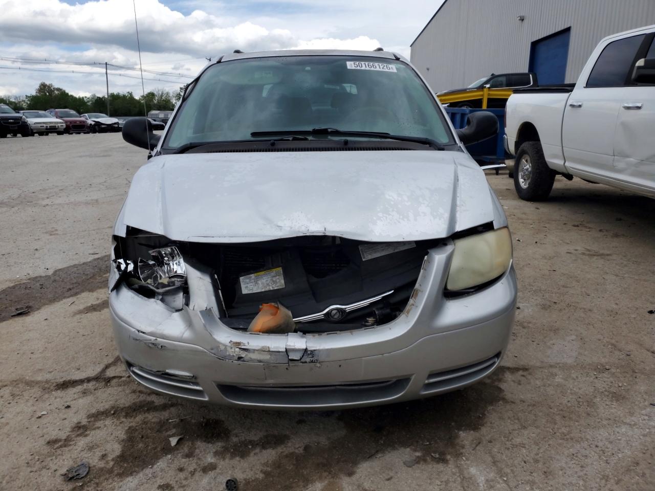 2005 CHRYSLER TOWN & COUNTRY photo 9