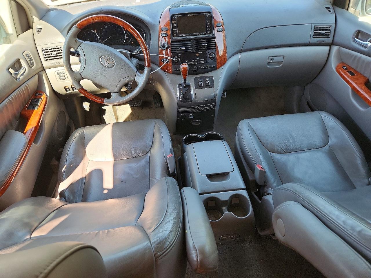2009 TOYOTA SIENNA LIMITED photo 15