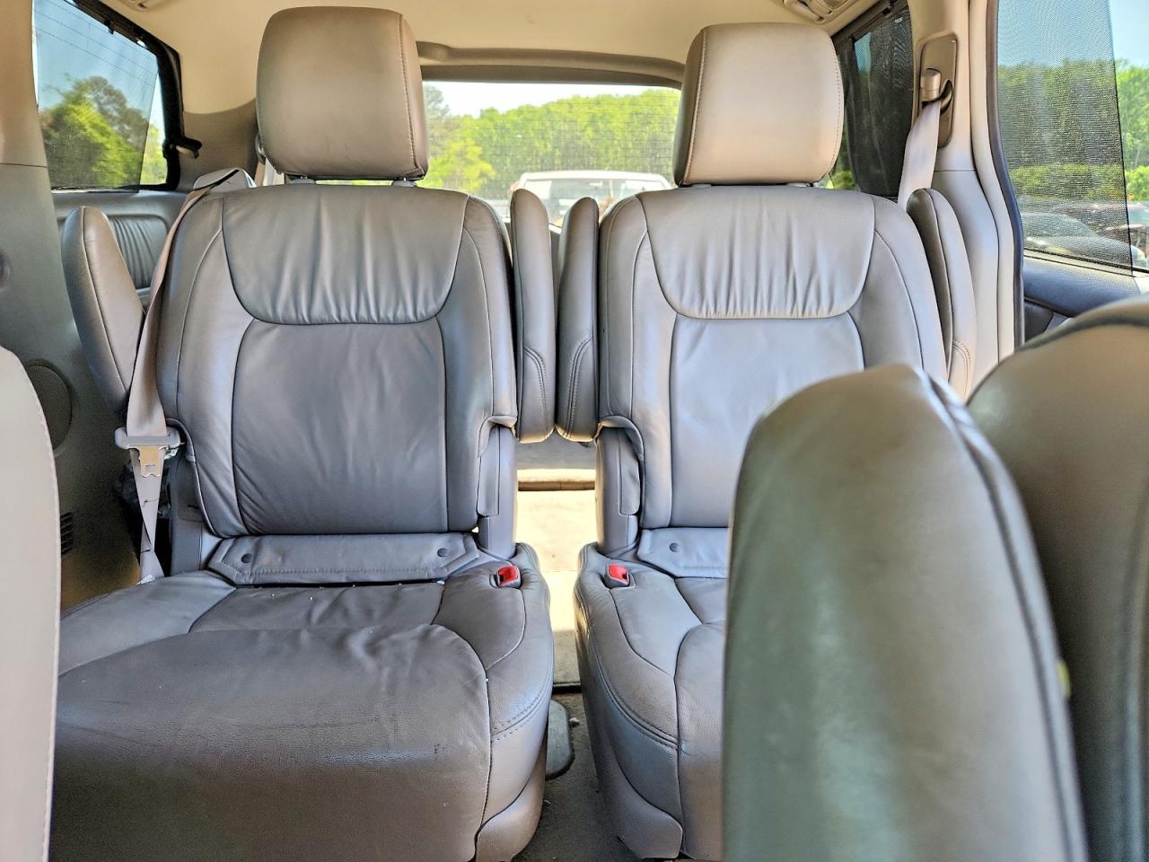 2009 TOYOTA SIENNA LIMITED photo 19