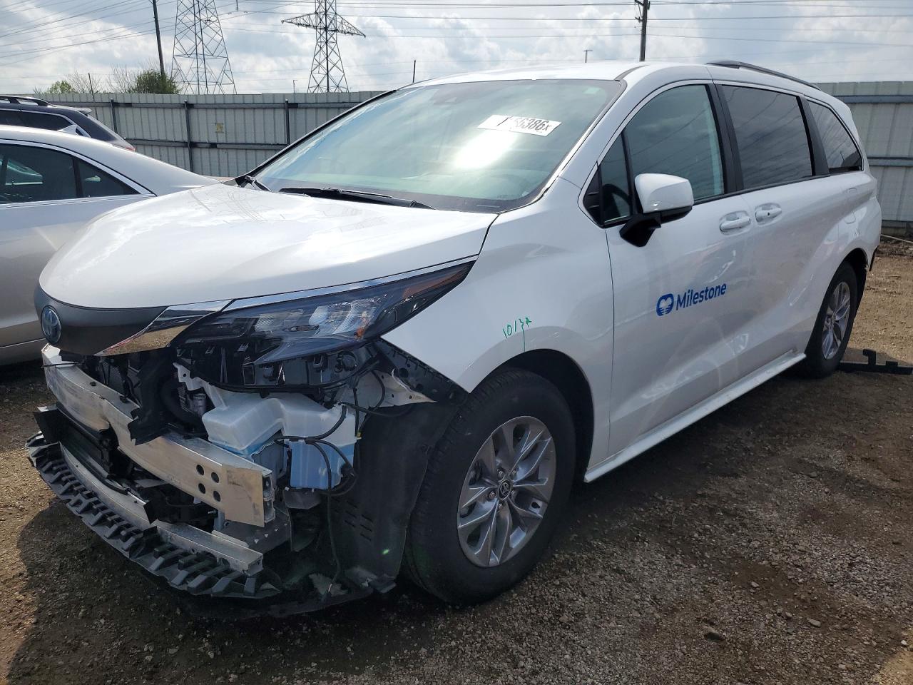 2025 TOYOTA SIENNA