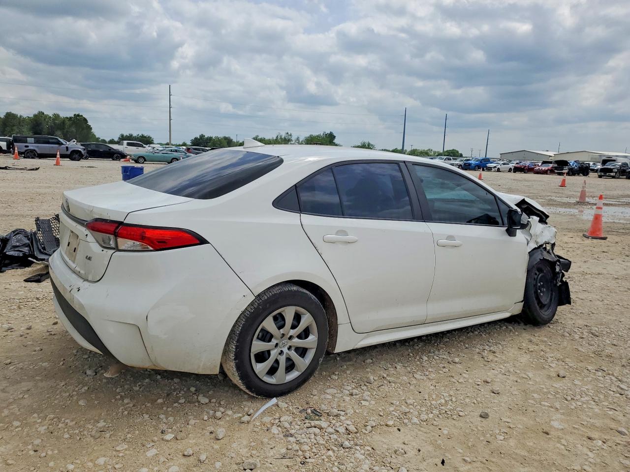 2022 TOYOTA COROLLA LE photo 5