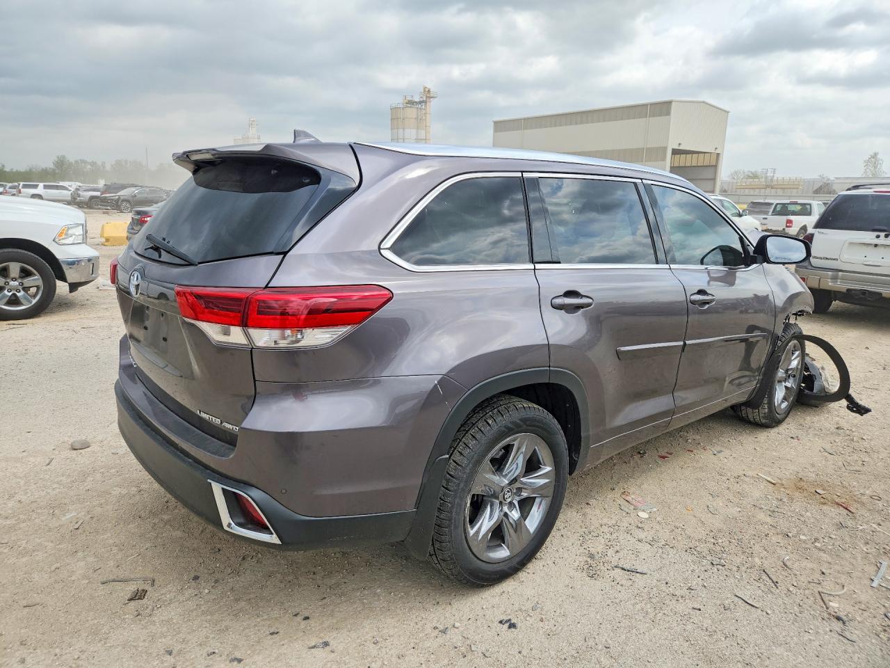 2019 TOYOTA HIGHLANDER LIMITED PLATINUM photo 7