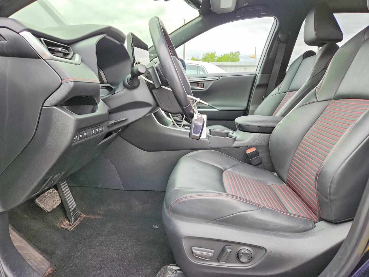 2024 TOYOTA RAV4 PRIME XSE photo 19