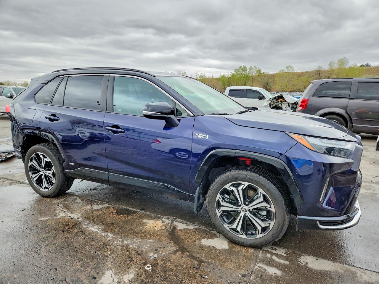 2024 TOYOTA RAV4 PRIME XSE photo 10