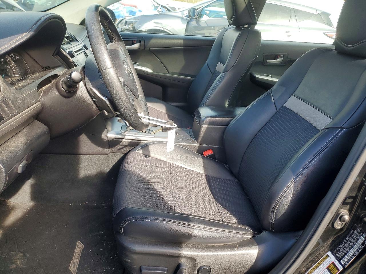 2014 TOYOTA CAMRY SE SPORT photo 13