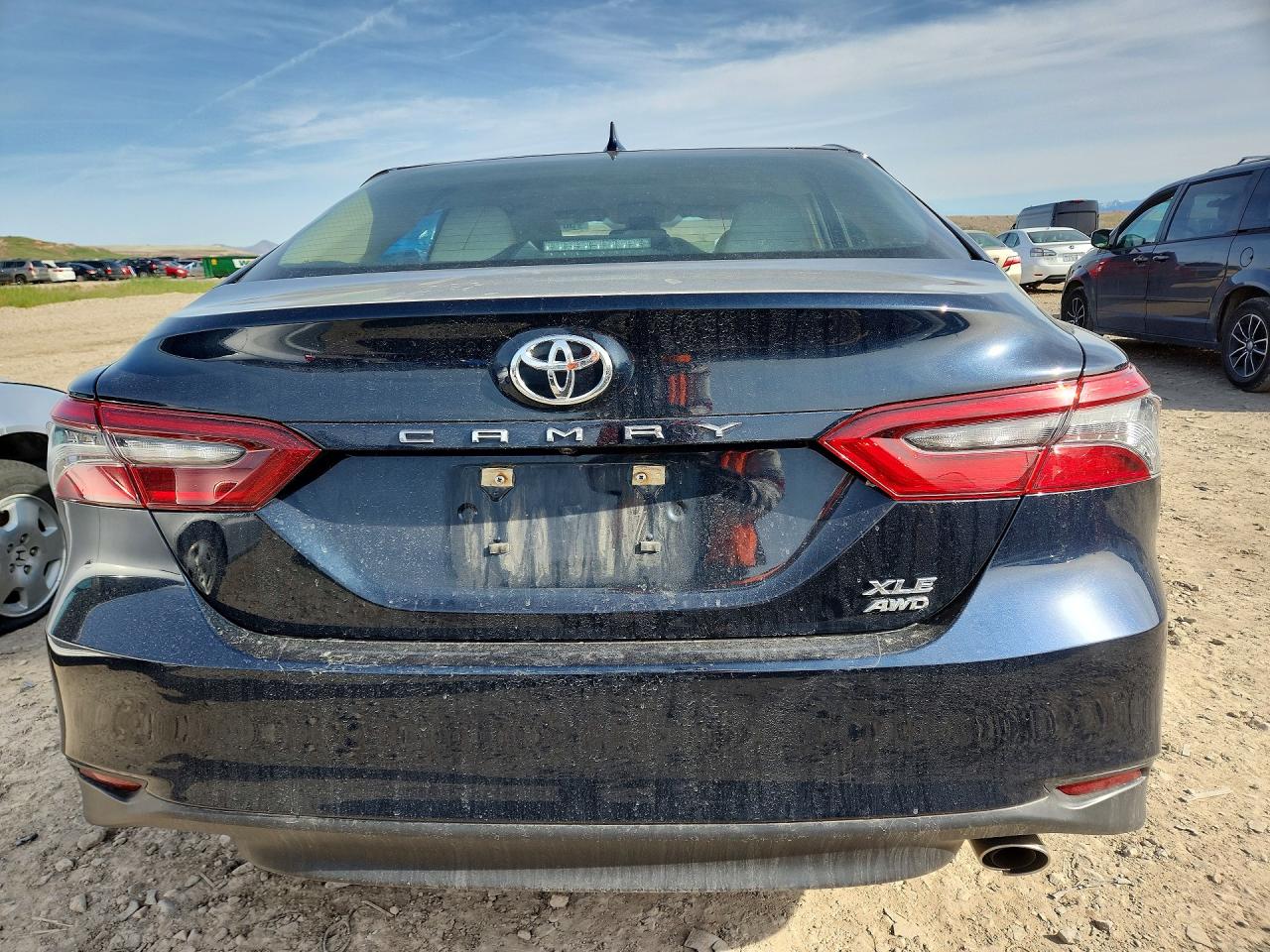 2021 TOYOTA CAMRY XLE photo 11