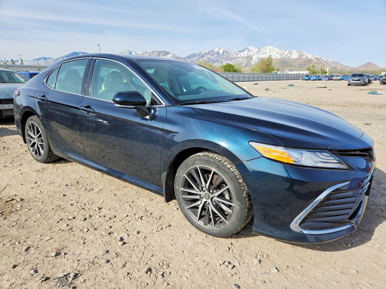 2021 TOYOTA CAMRY XLE photo 7