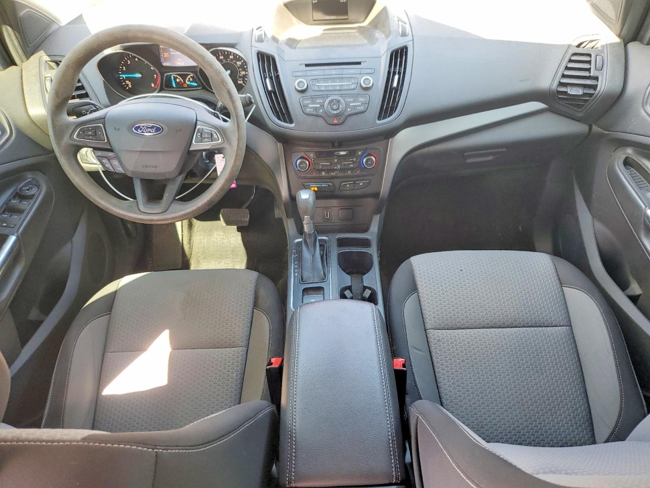 2017 FORD ESCAPE SE photo 8