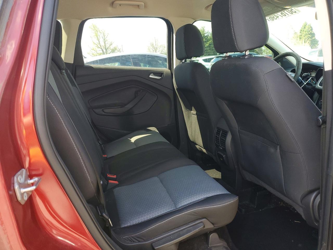 2017 FORD ESCAPE SE photo 11