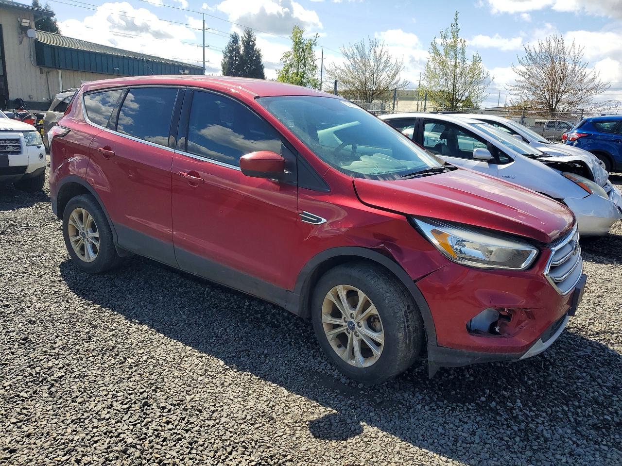 2017 FORD ESCAPE SE photo 4