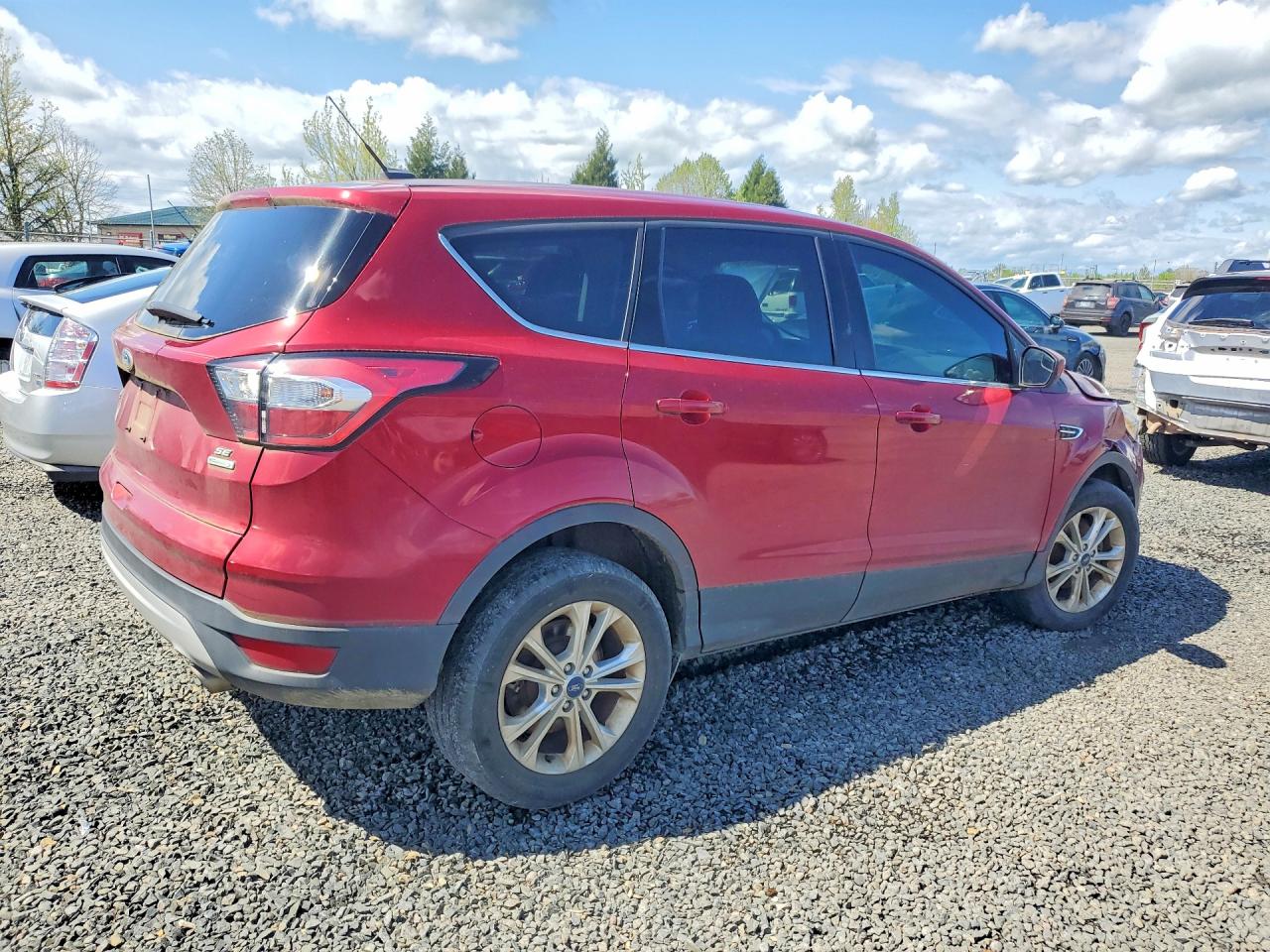 2017 FORD ESCAPE SE photo 3