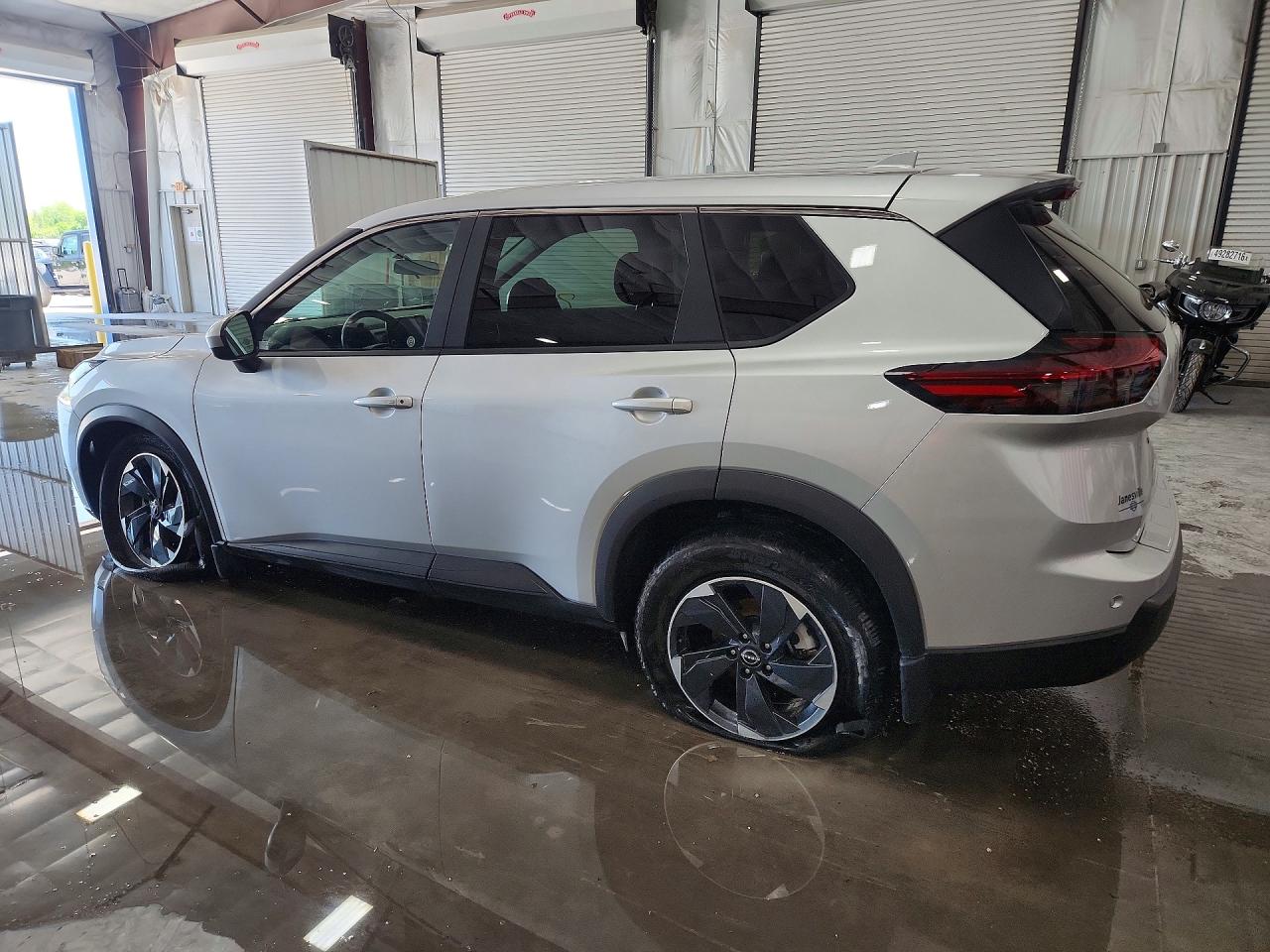 2025 NISSAN ROGUE SV photo 4