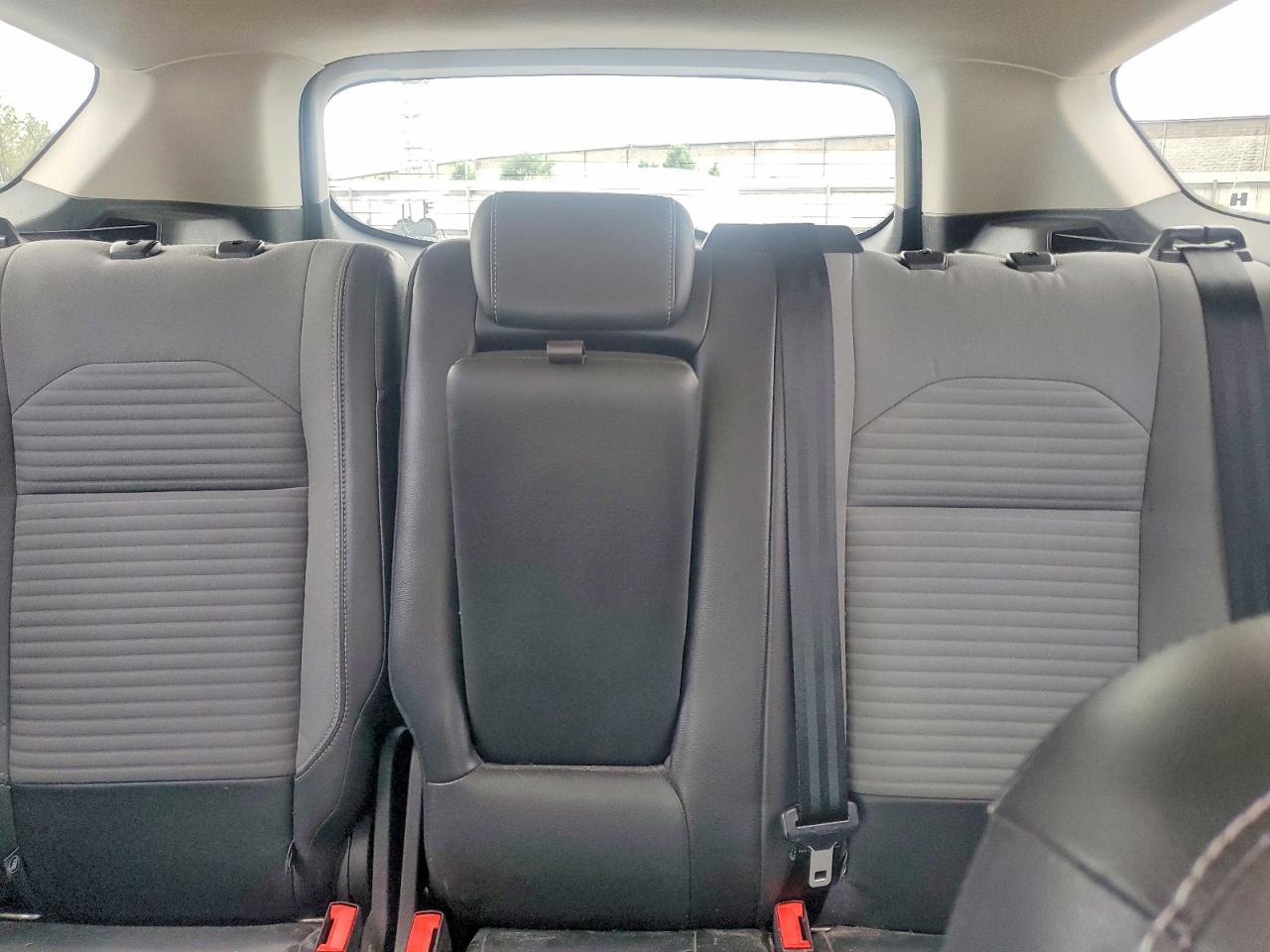 2017 FORD ESCAPE SE photo 28