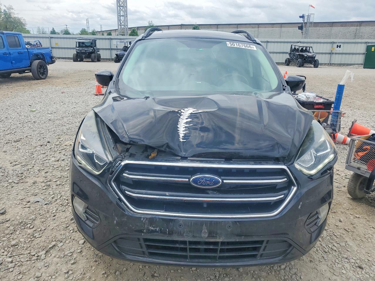 2017 FORD ESCAPE SE photo 13
