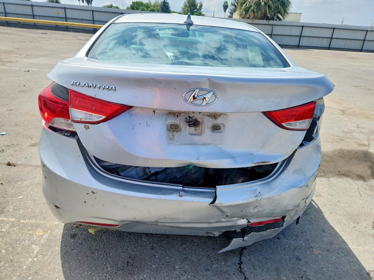 2012 HYUNDAI ELANTRA GLS photo 6
