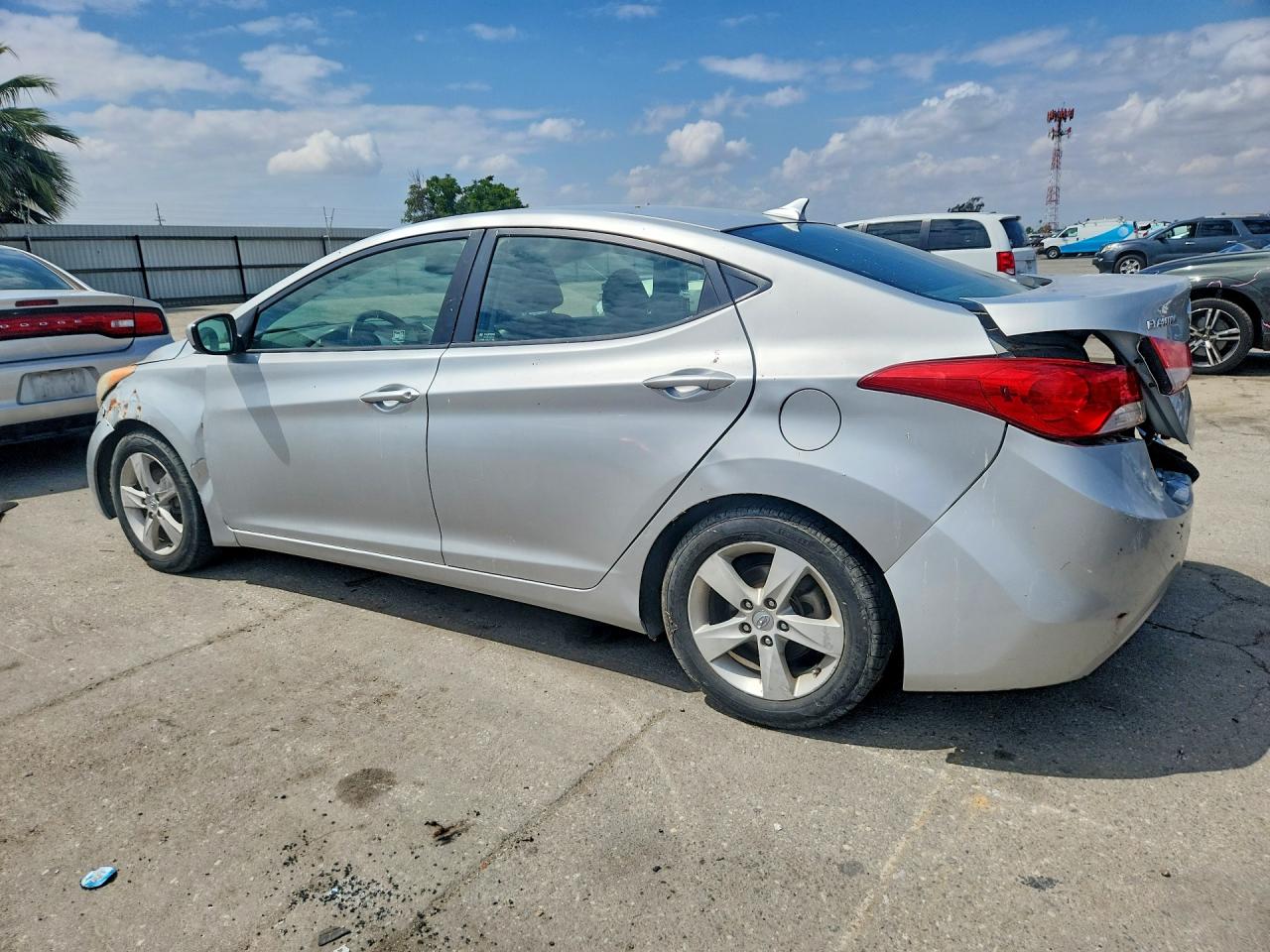 2012 HYUNDAI ELANTRA GLS photo 2
