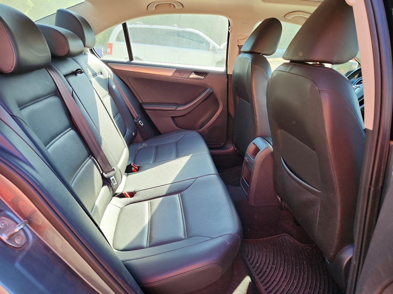 2017 VOLKSWAGEN JETTA SE photo 19
