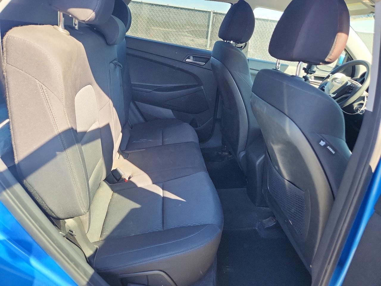 2017 HYUNDAI TUCSON SE photo 28