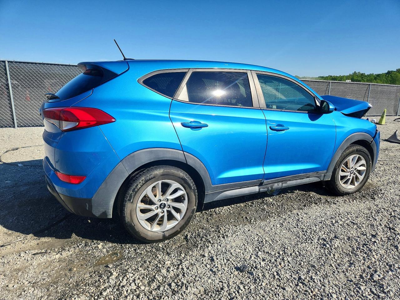 2017 HYUNDAI TUCSON SE photo 7
