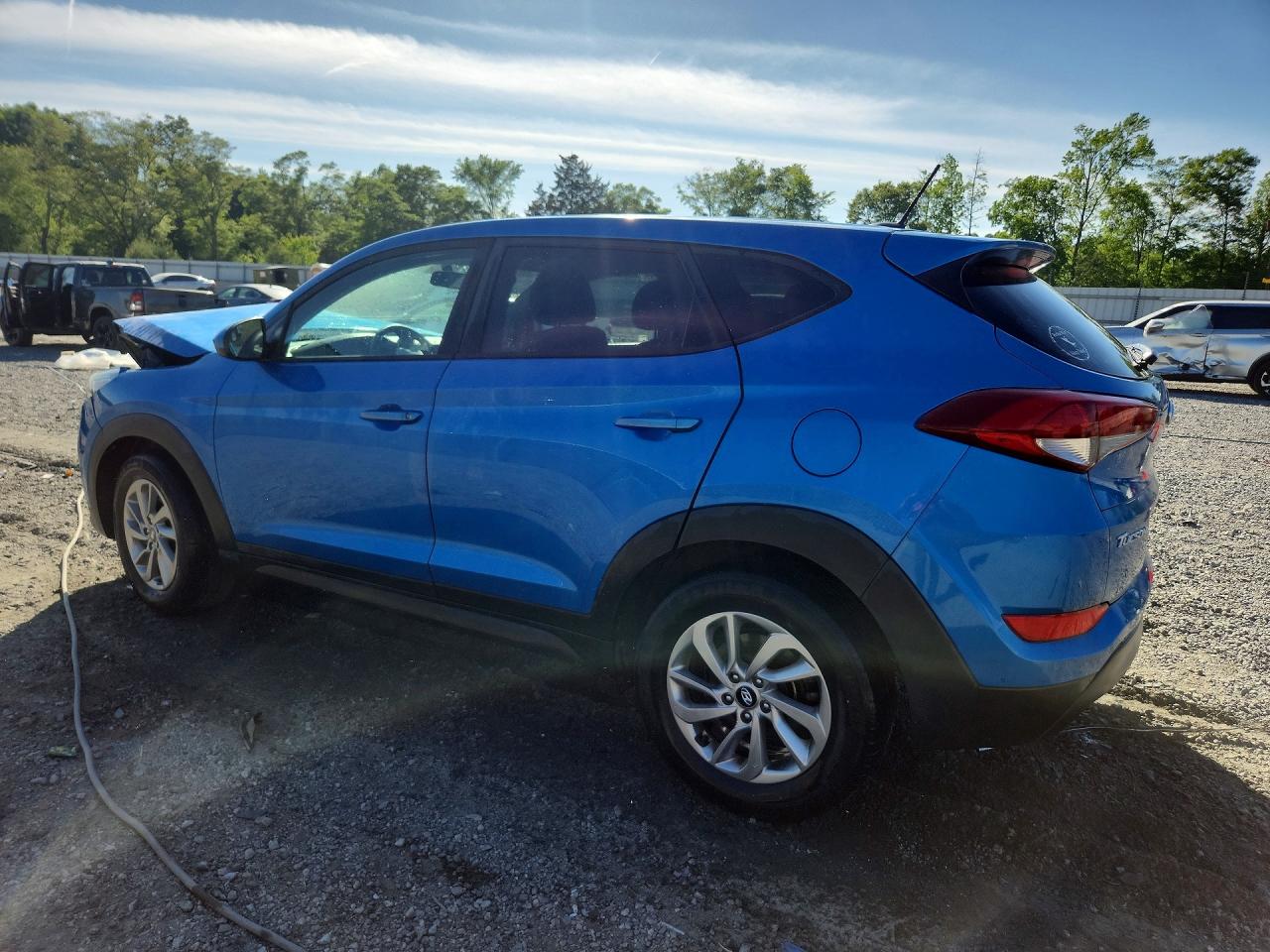 2017 HYUNDAI TUCSON SE photo 4
