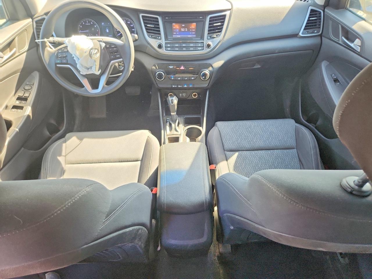 2017 HYUNDAI TUCSON SE photo 22