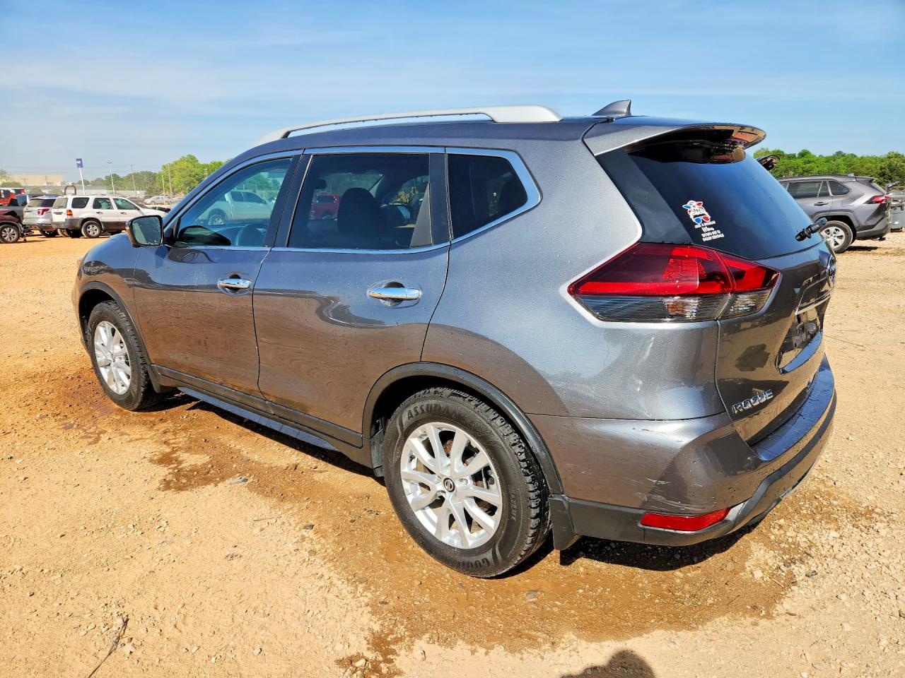 2018 NISSAN ROGUE SV photo 2