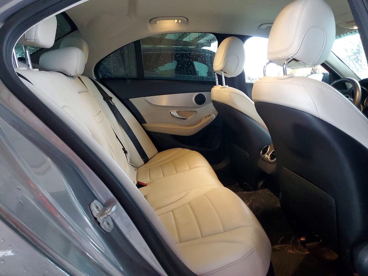 2015 MERCEDES-BENZ C 300 photo 28