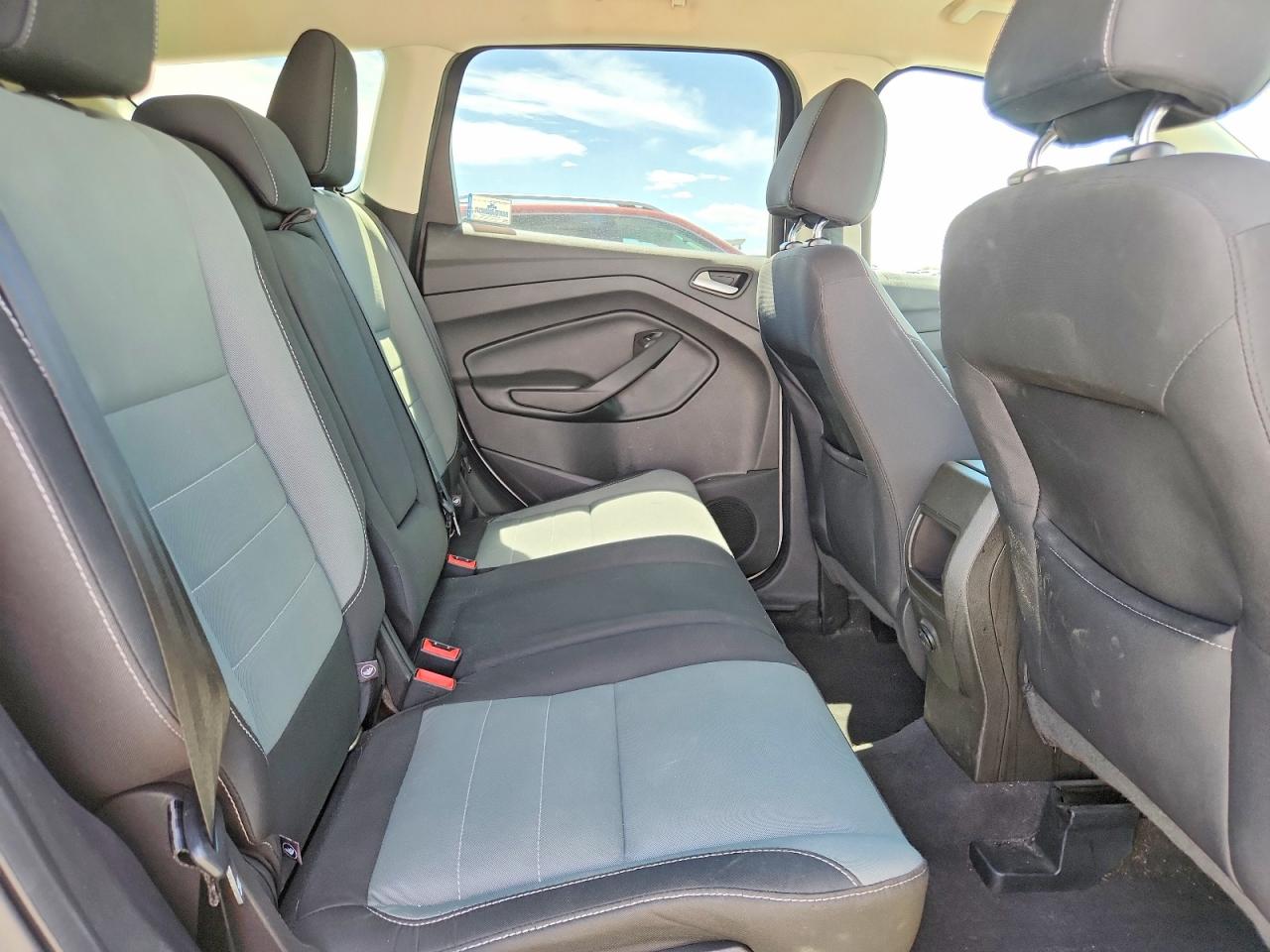 2016 FORD ESCAPE SE photo 31
