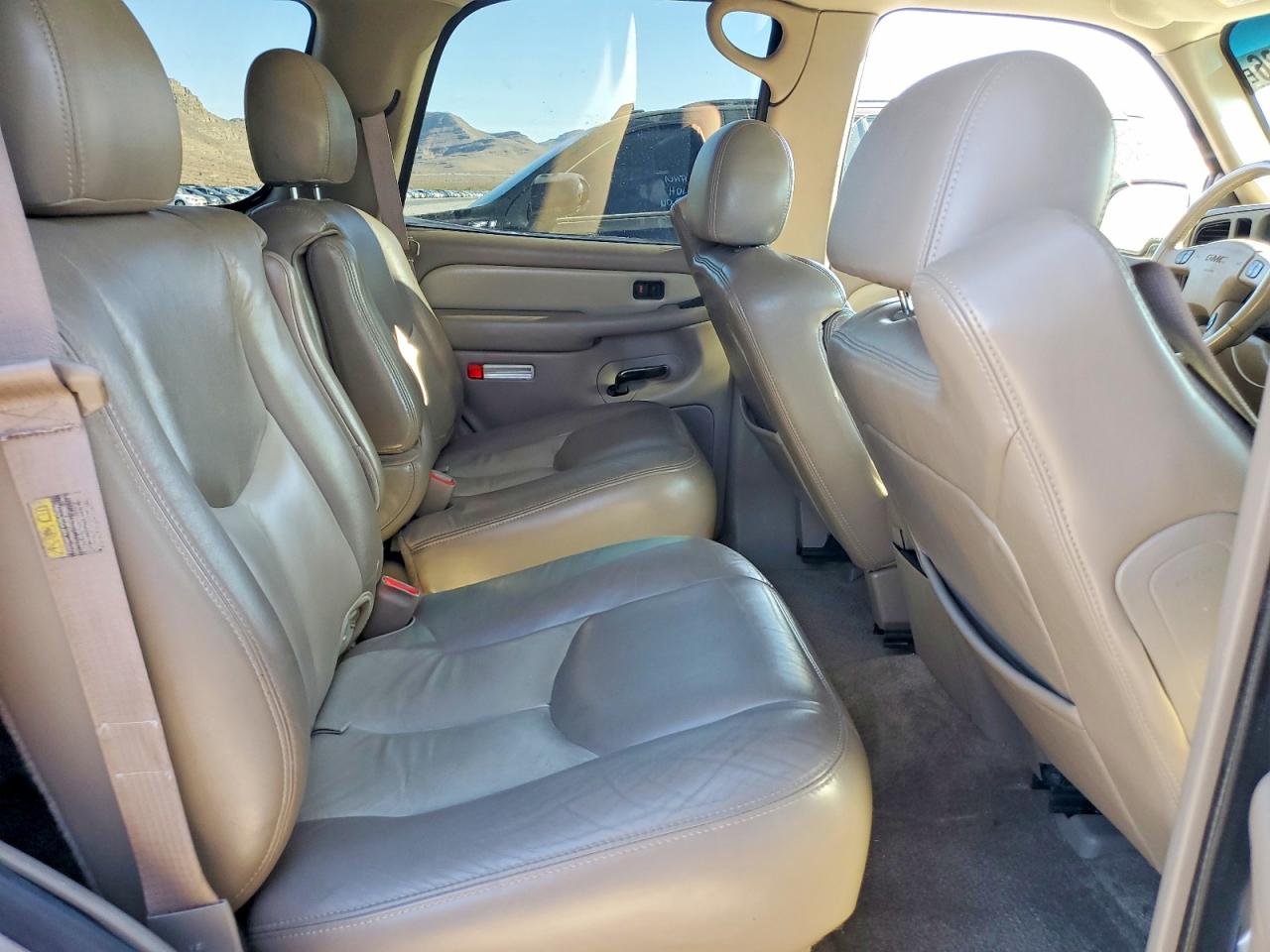 2003 GMC YUKON DENALI photo 10