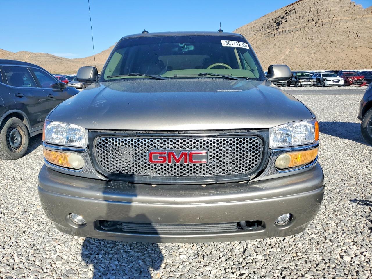 2003 GMC YUKON DENALI photo 5