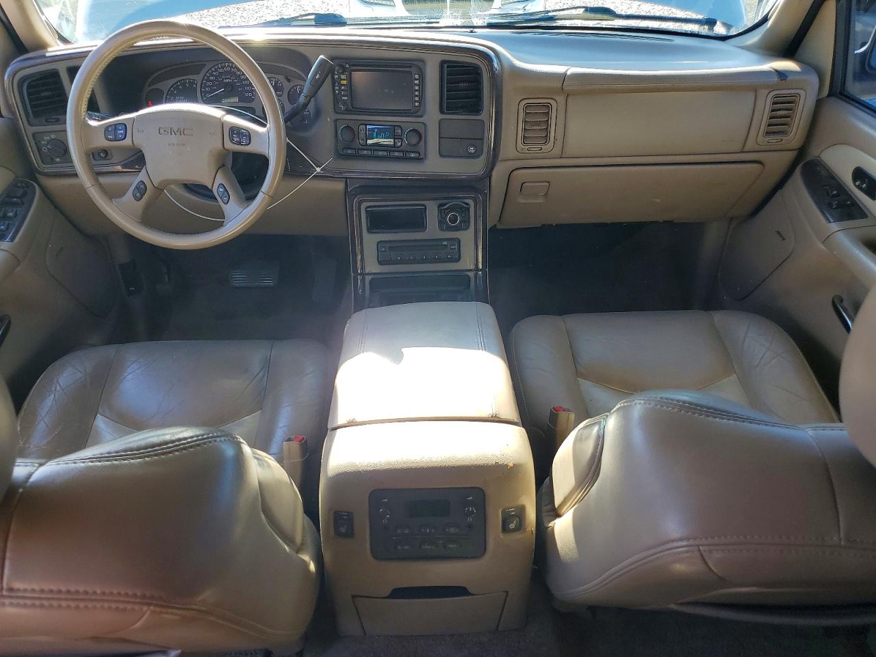 2003 GMC YUKON DENALI photo 8