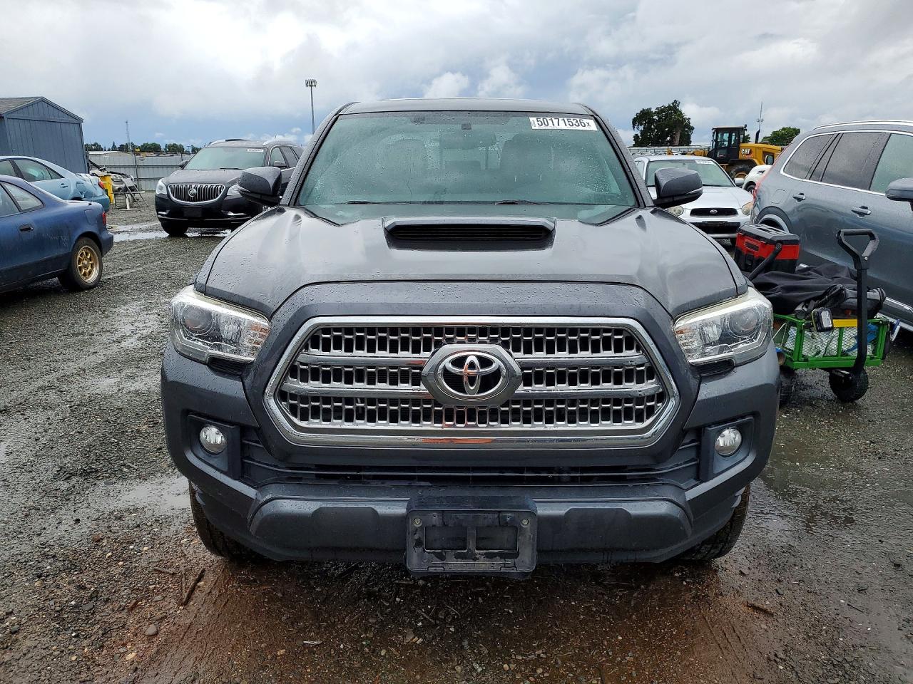 2017 TOYOTA TACOMA TRD SPORT photo 13