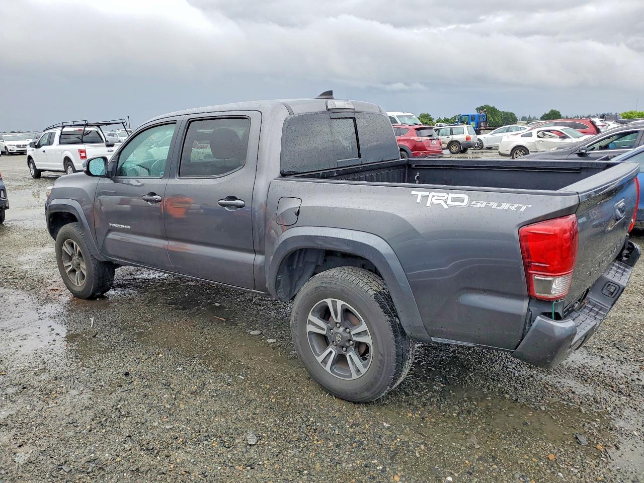 2017 TOYOTA TACOMA TRD SPORT photo 4