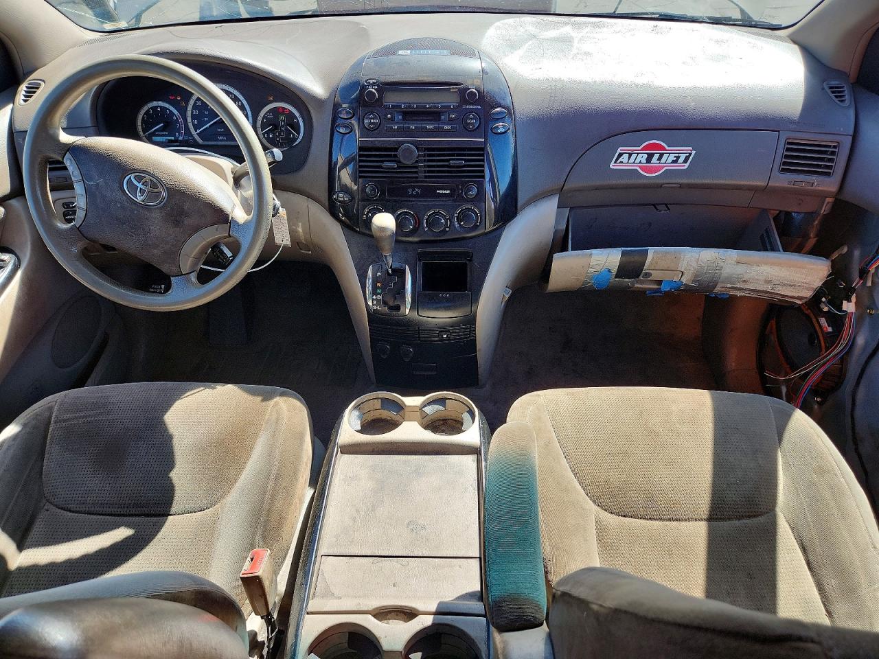 2004 TOYOTA SIENNA LE 8 PASSENGER photo 22