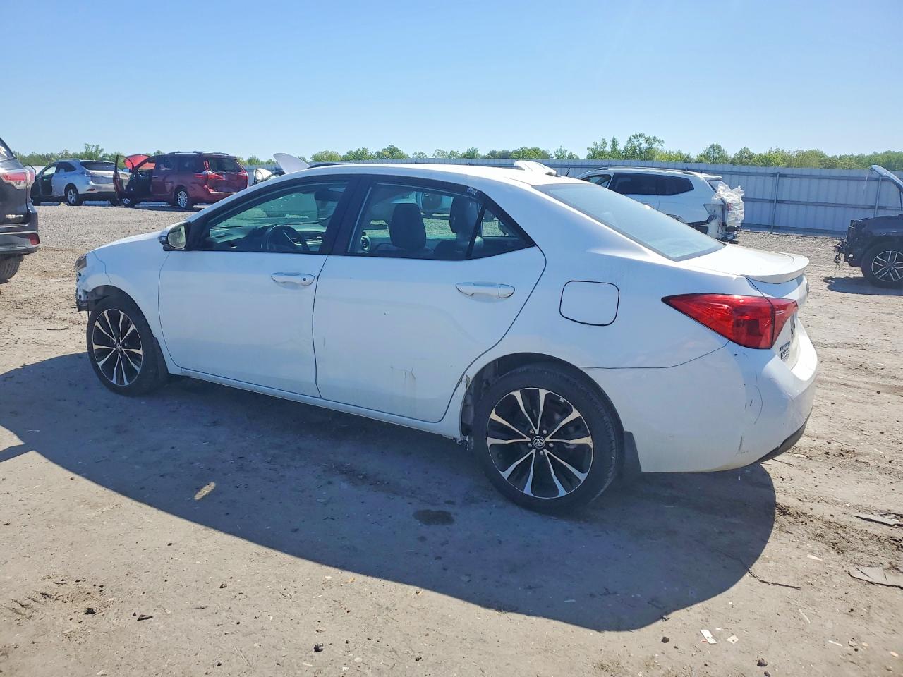 2019 TOYOTA COROLLA SE photo 4