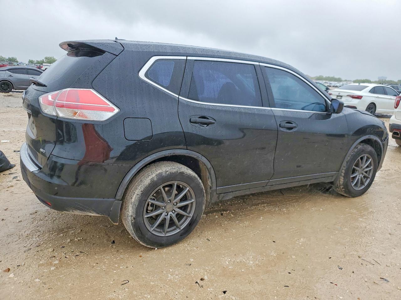 2016 NISSAN ROGUE S photo 5