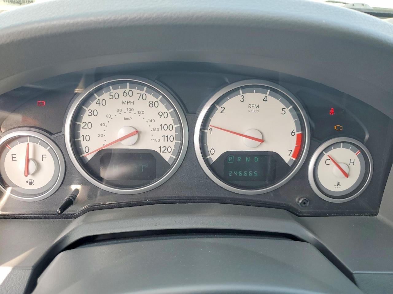 2010 DODGE GRAND CARAVAN SXT photo 9