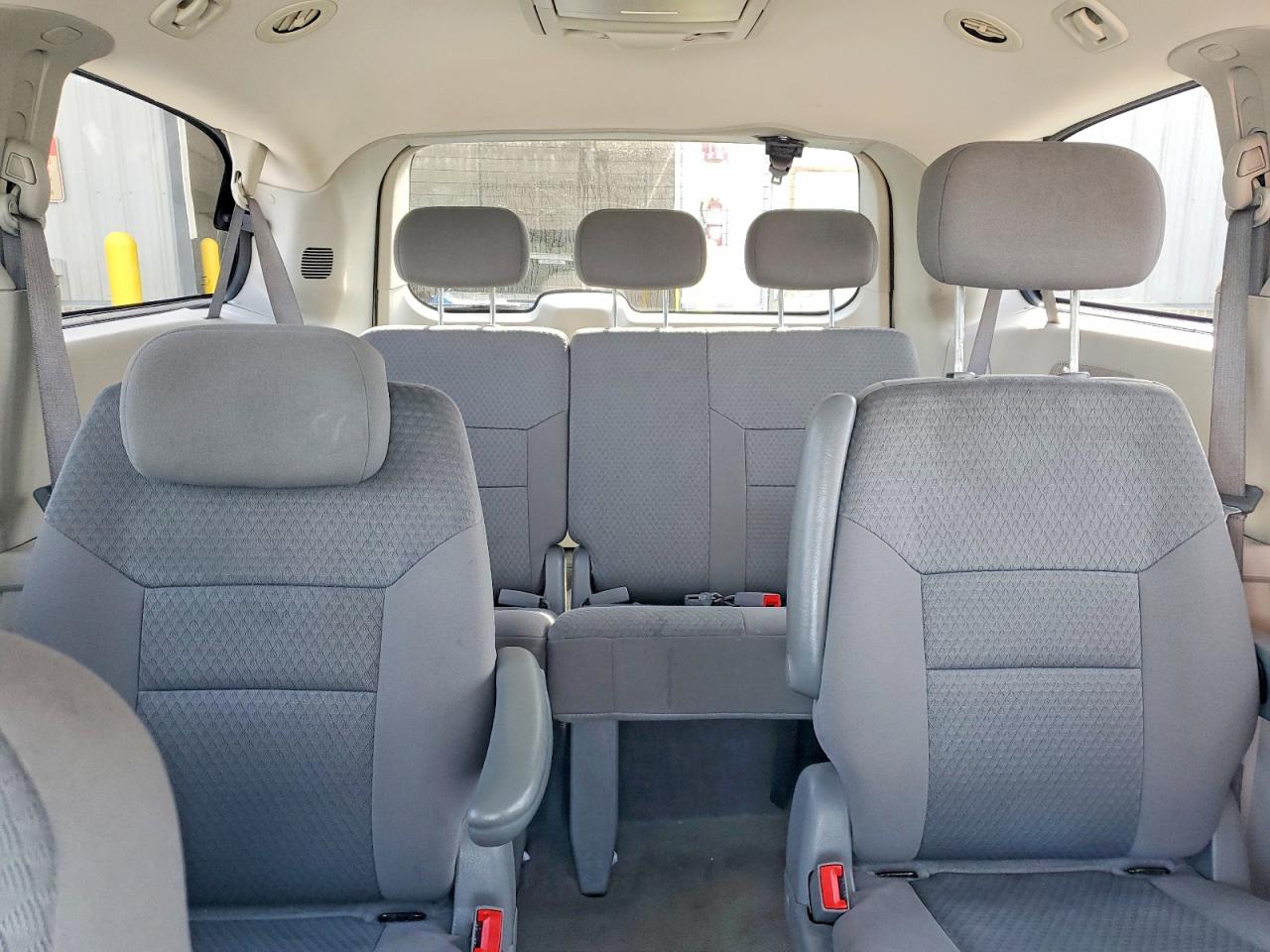 2010 DODGE GRAND CARAVAN SXT photo 10