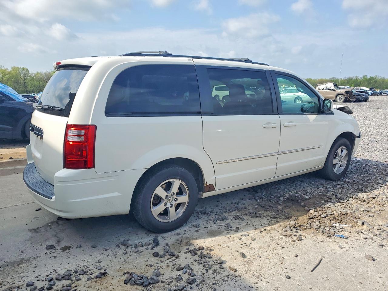 2010 DODGE GRAND CARAVAN SXT photo 3