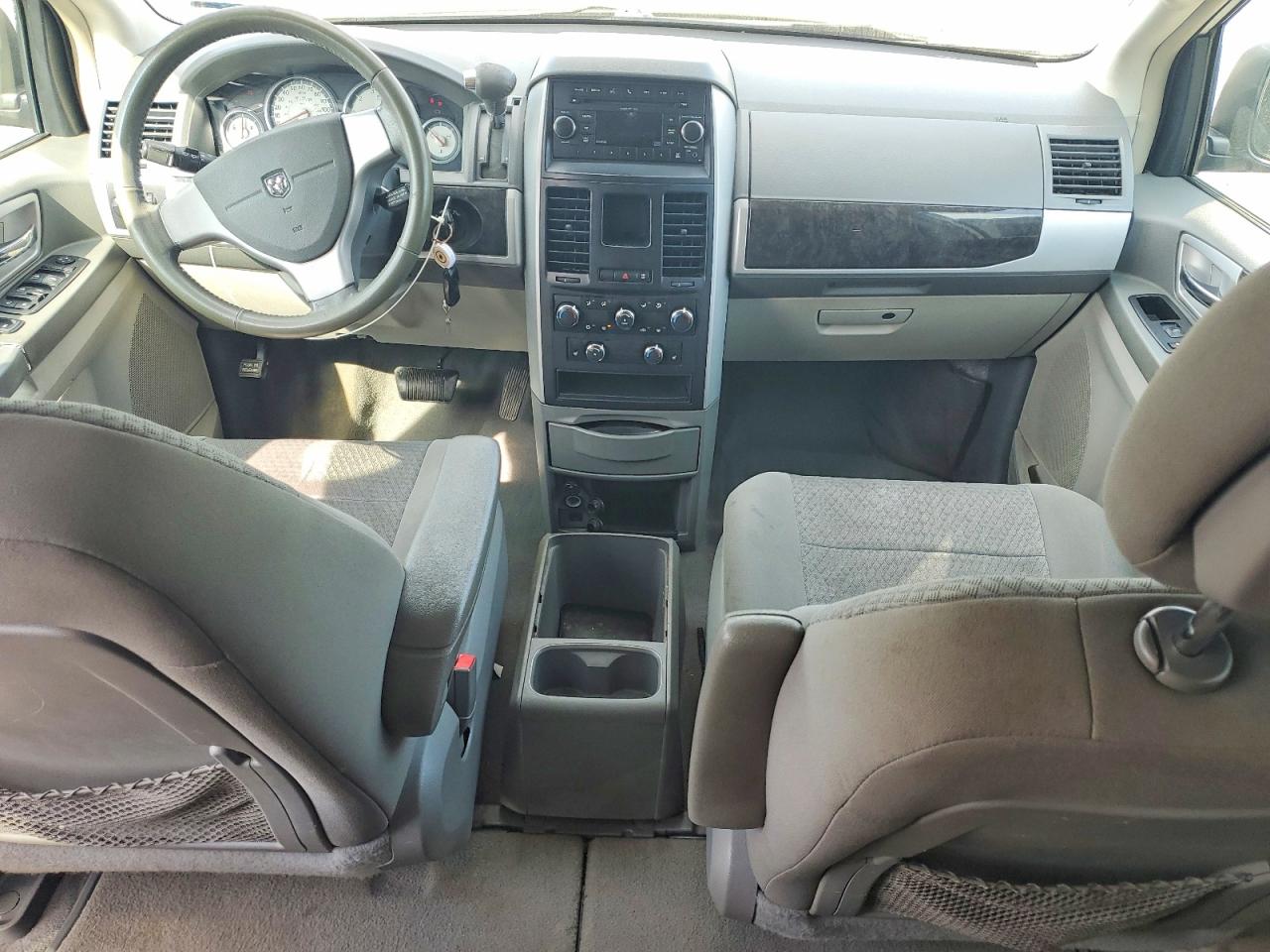 2010 DODGE GRAND CARAVAN SXT photo 8